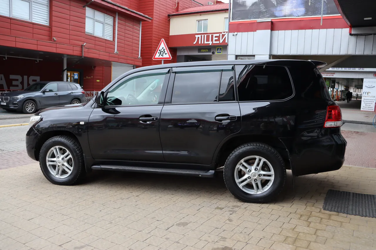 Toyota Land Cruiser - фото 9