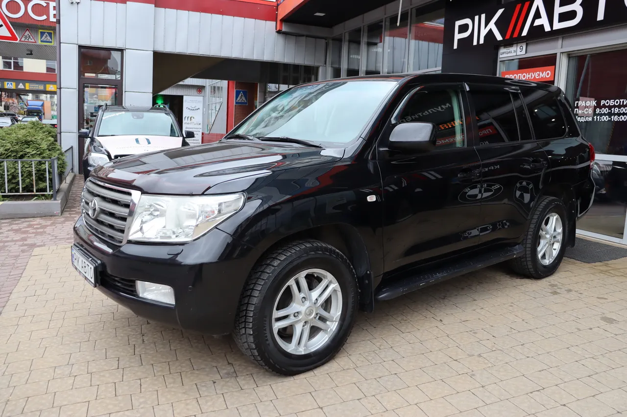 Toyota Land Cruiser - фото 2