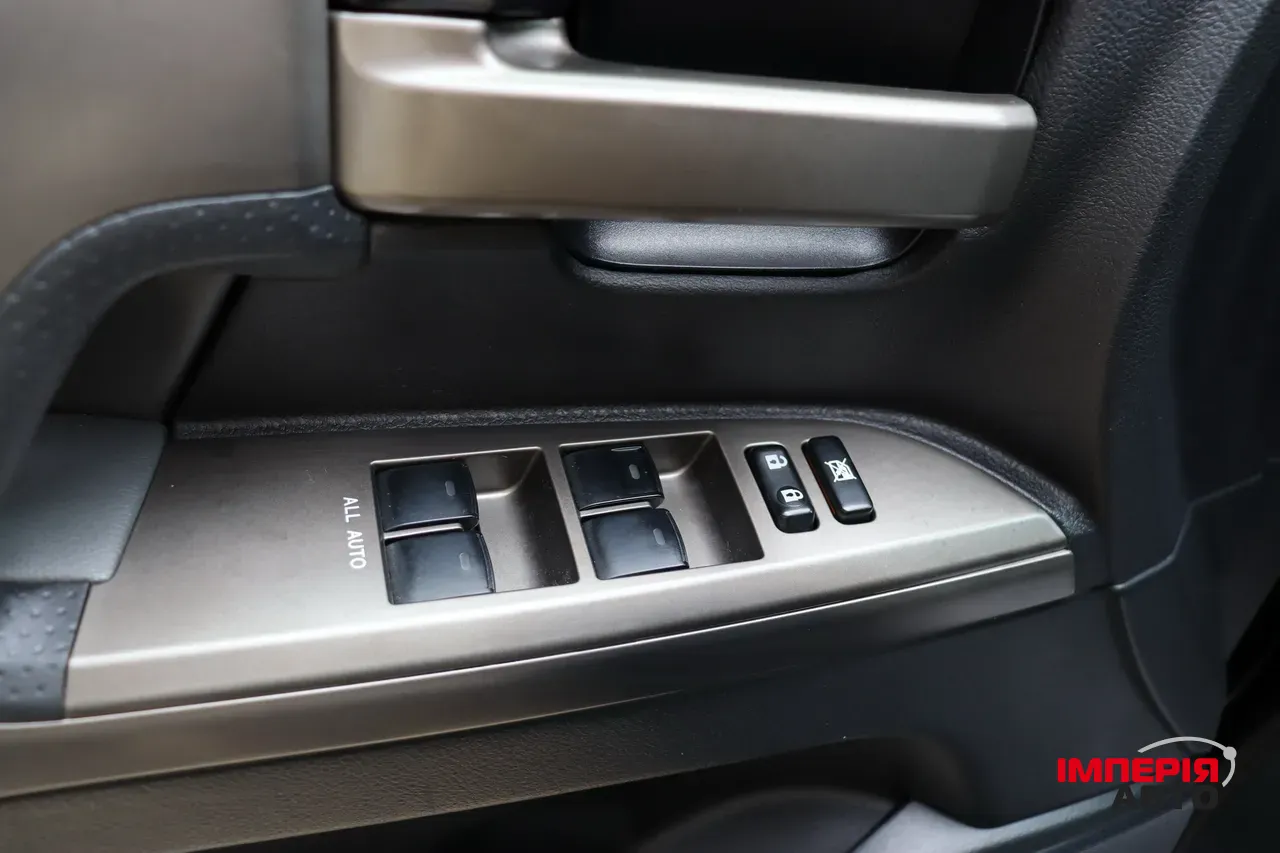 Toyota Land Cruiser - фото 14