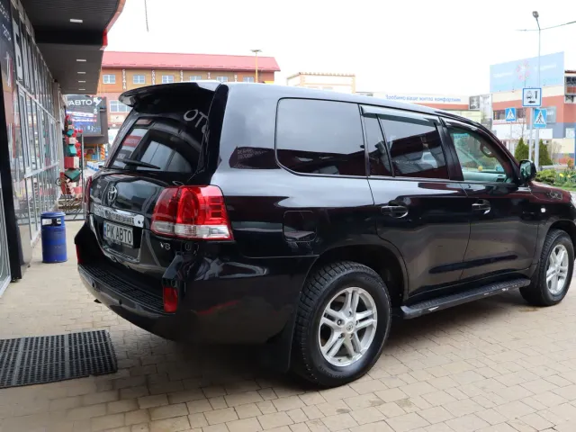 Toyota Land Cruiser - фото 3