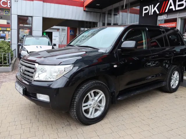 Toyota Land Cruiser - фото 2