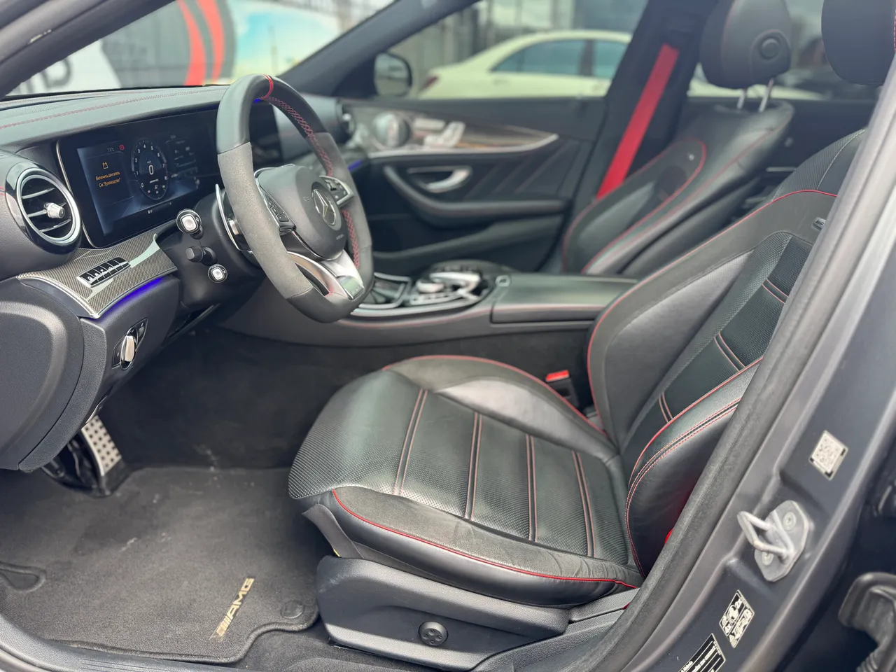 Mercedes-Benz E-Класс AMG - фото 10