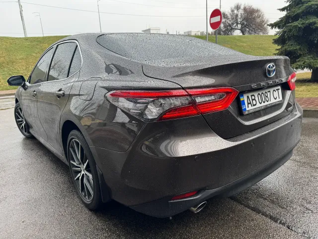 Toyota Camry - фото 3