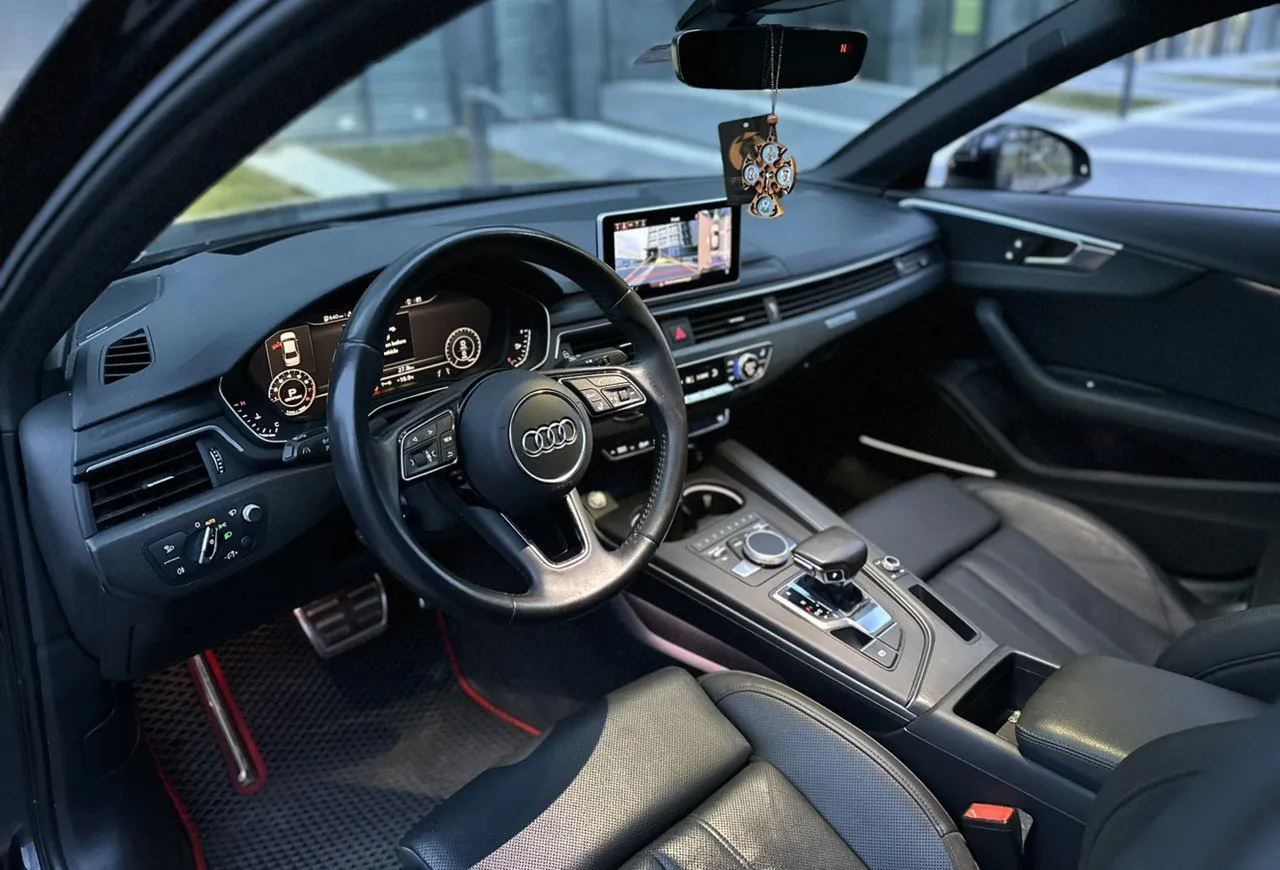 Audi A4 - фото 8