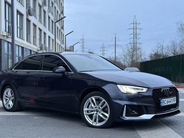 Audi A4 - фото 4