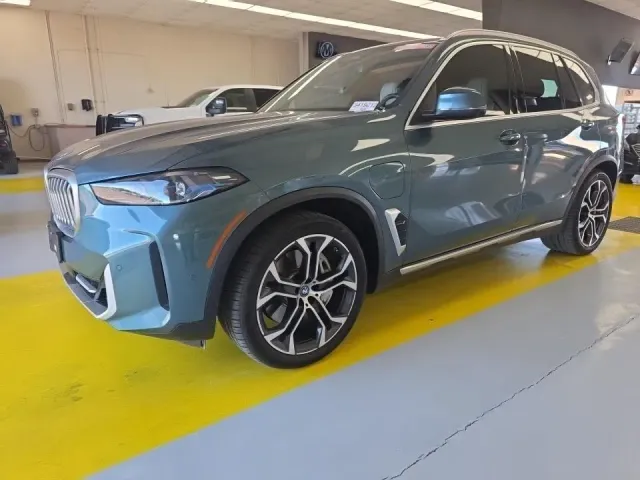 BMW X5 - фото 1