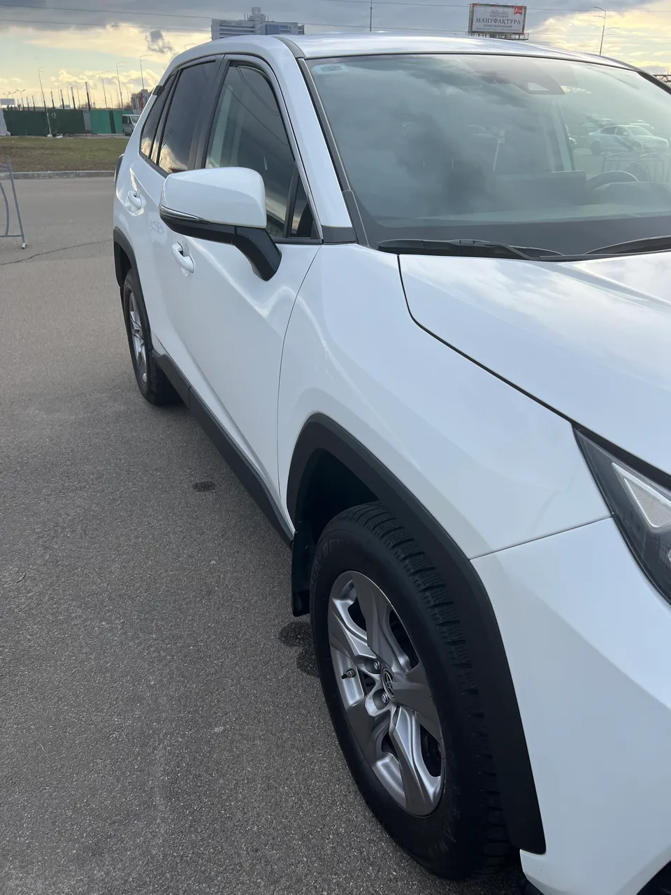 Toyota RAV4 - фото 8