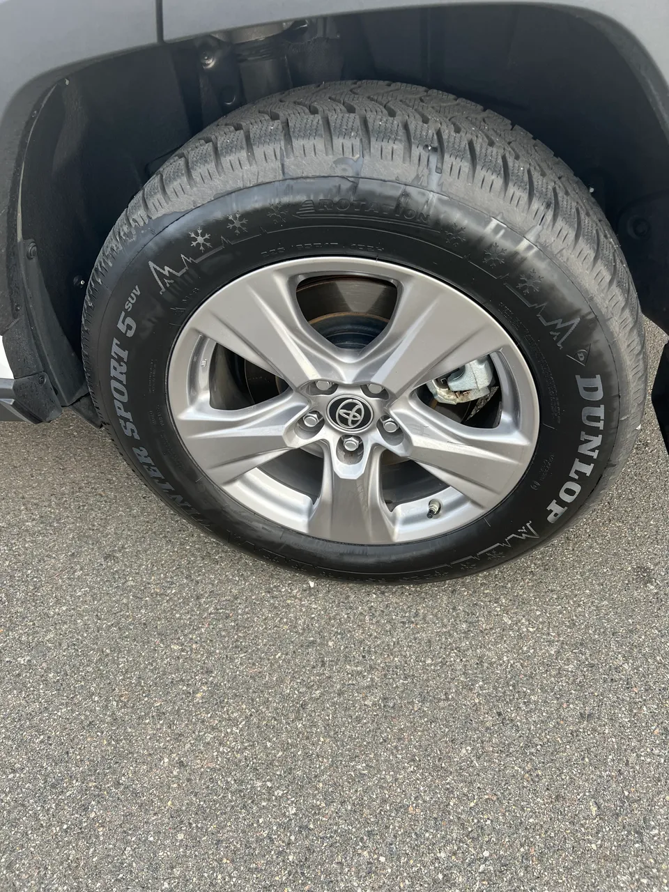 Toyota RAV4 - фото 4