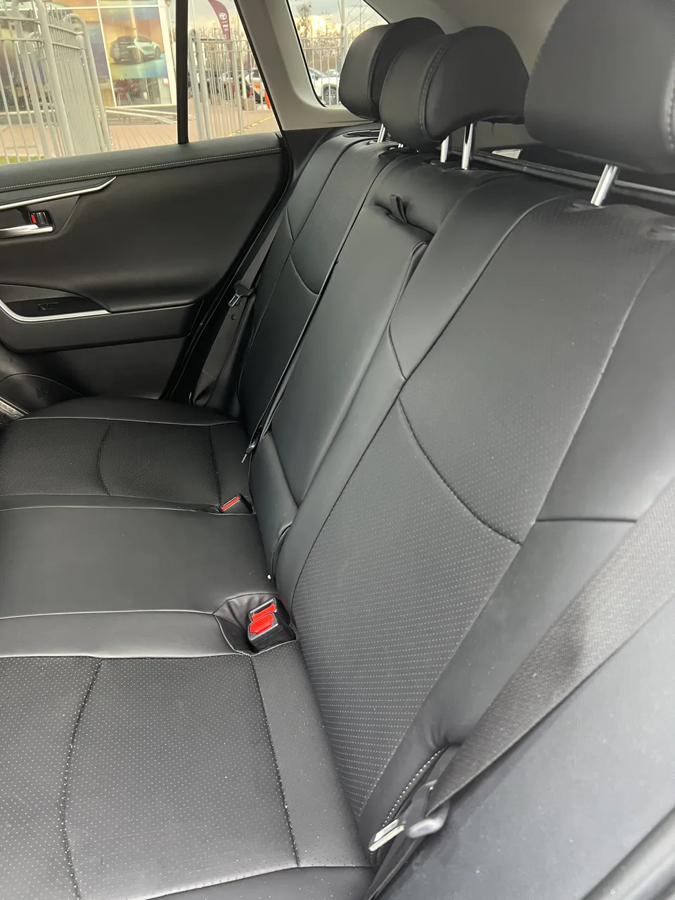 Toyota RAV4 - фото 6