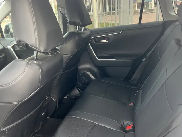 Toyota RAV4 - фото 5