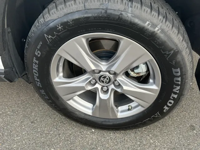 Toyota RAV4 - фото 4