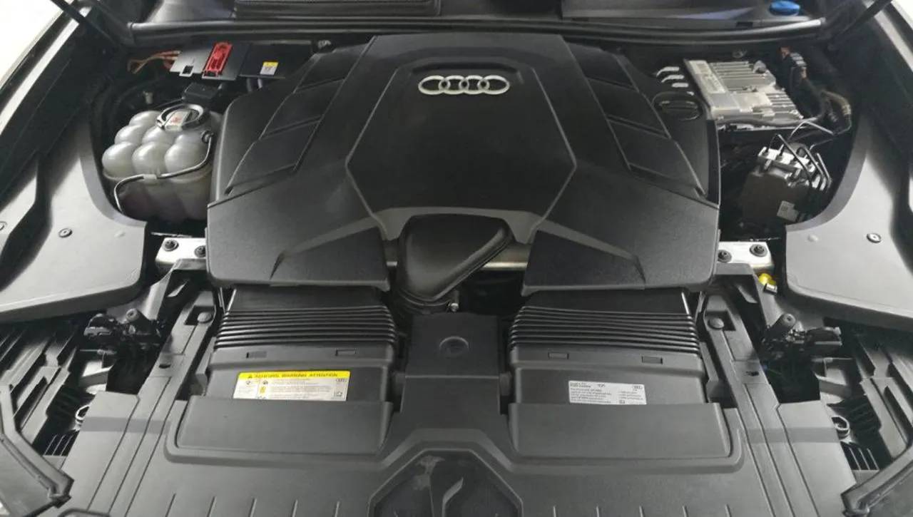 Audi Q8 - фото 13