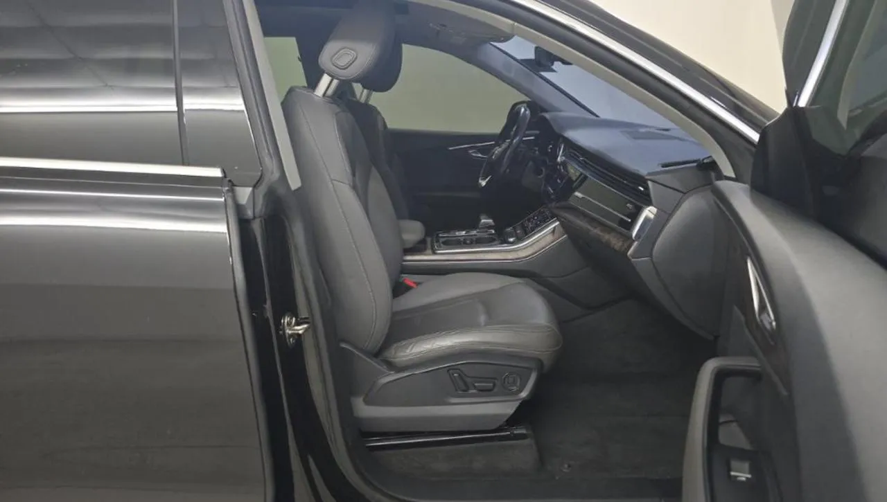 Audi Q8 - фото 10