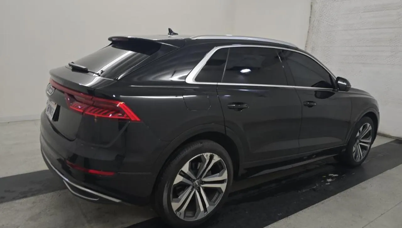 Audi Q8 - фото 4