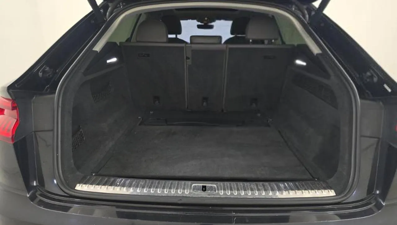 Audi Q8 - фото 12