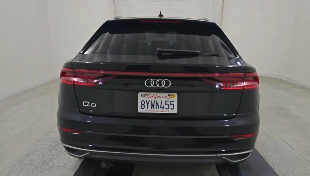 Audi Q8 - фото 5