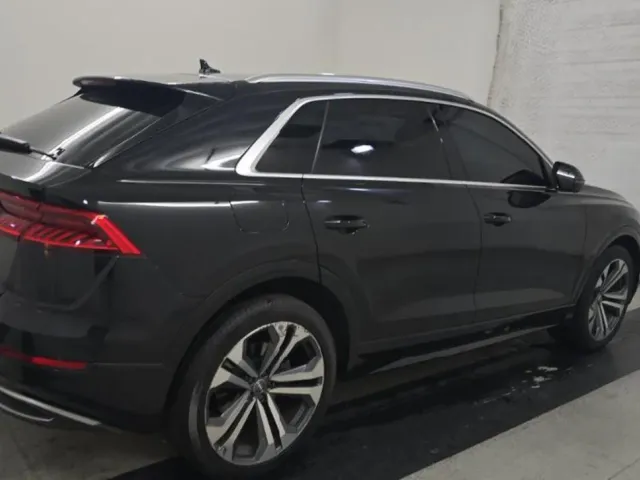 Audi Q8 - фото 4
