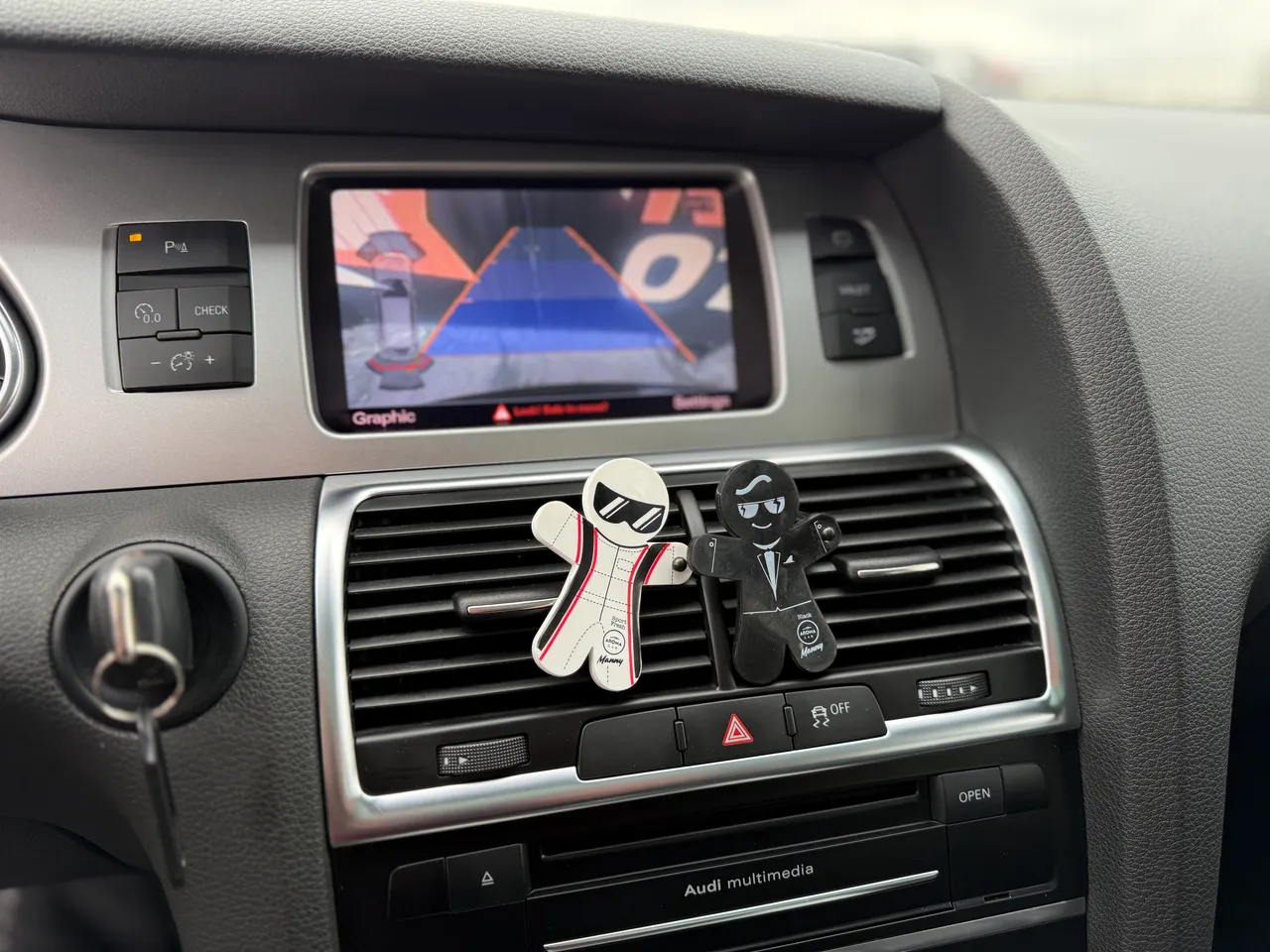 Audi Q7 - фото 10