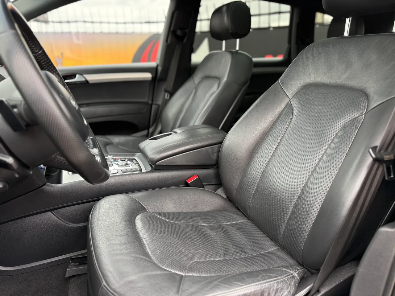 Audi Q7 - фото 9