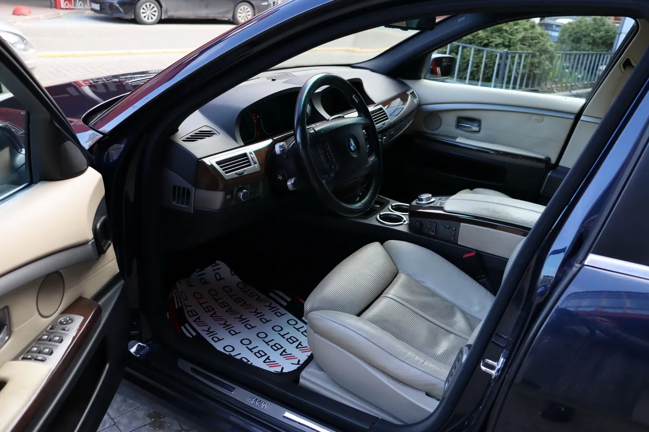 BMW 7 серії - фото 15