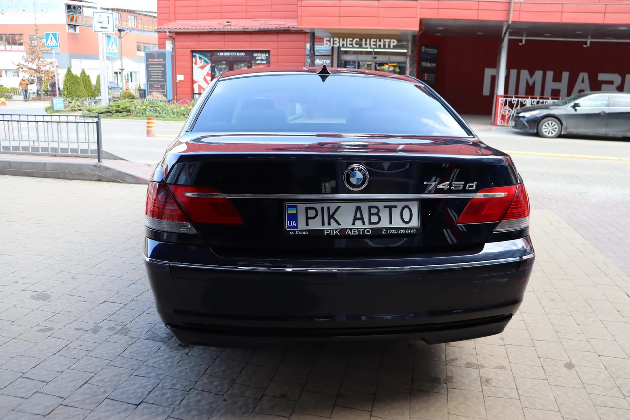 BMW 7 серії - фото 7