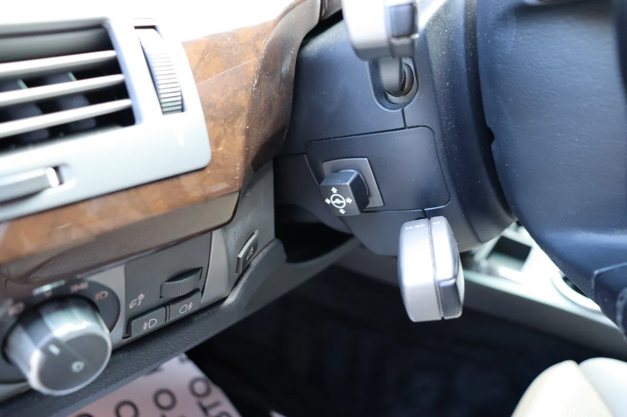 BMW 7 серії - фото 18