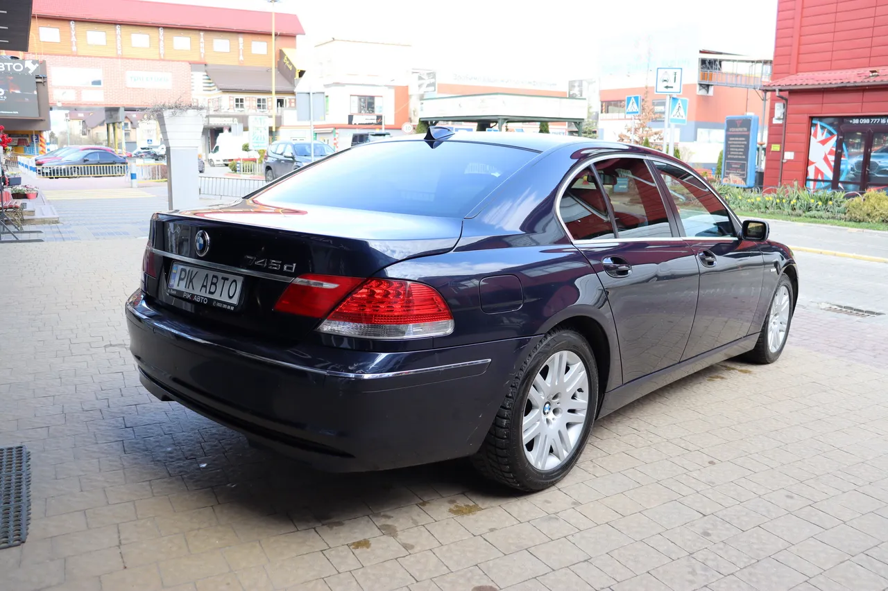 BMW 7 серії - фото 3