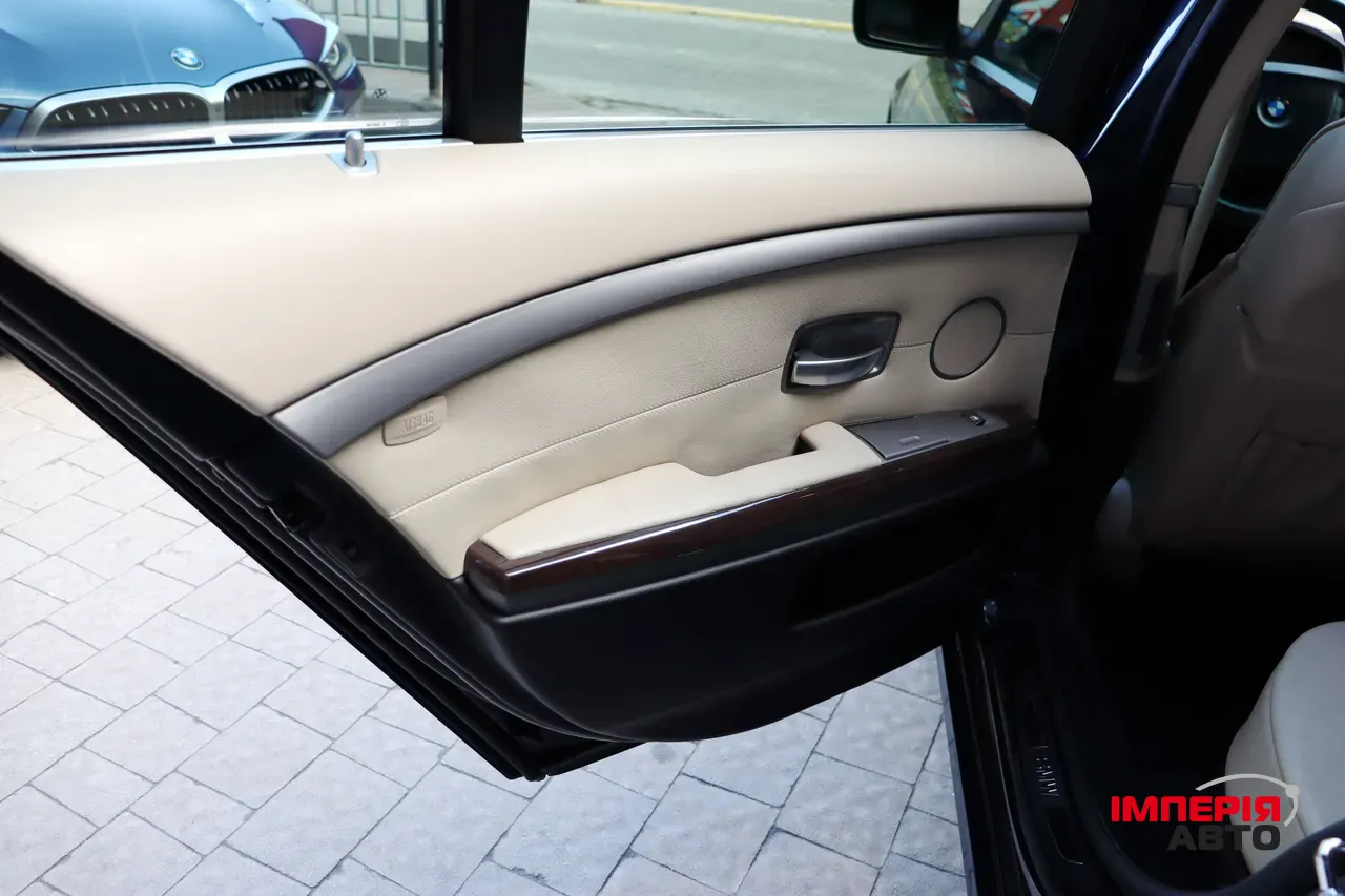 BMW 7 серії - фото 34