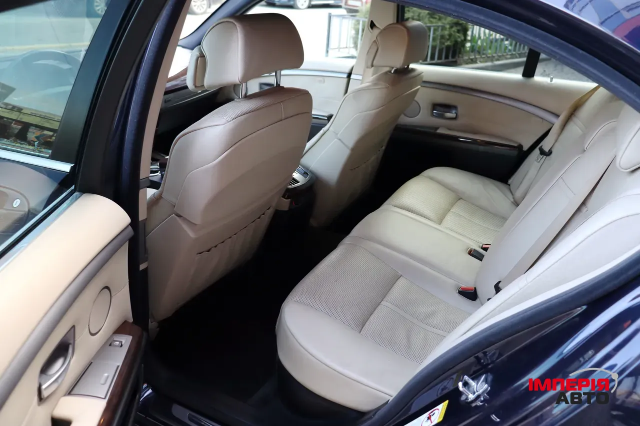 BMW 7 серії - фото 35