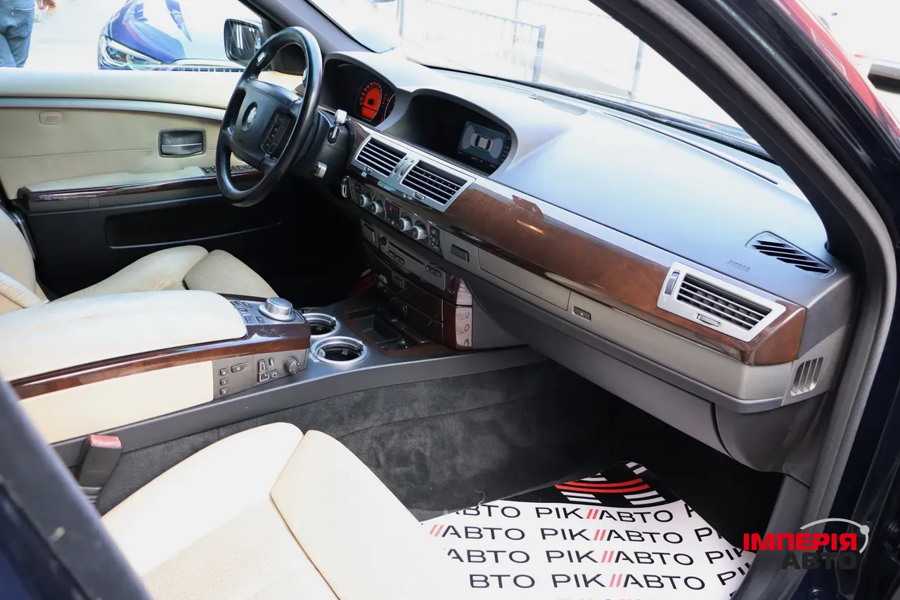 BMW 7 серії - фото 44