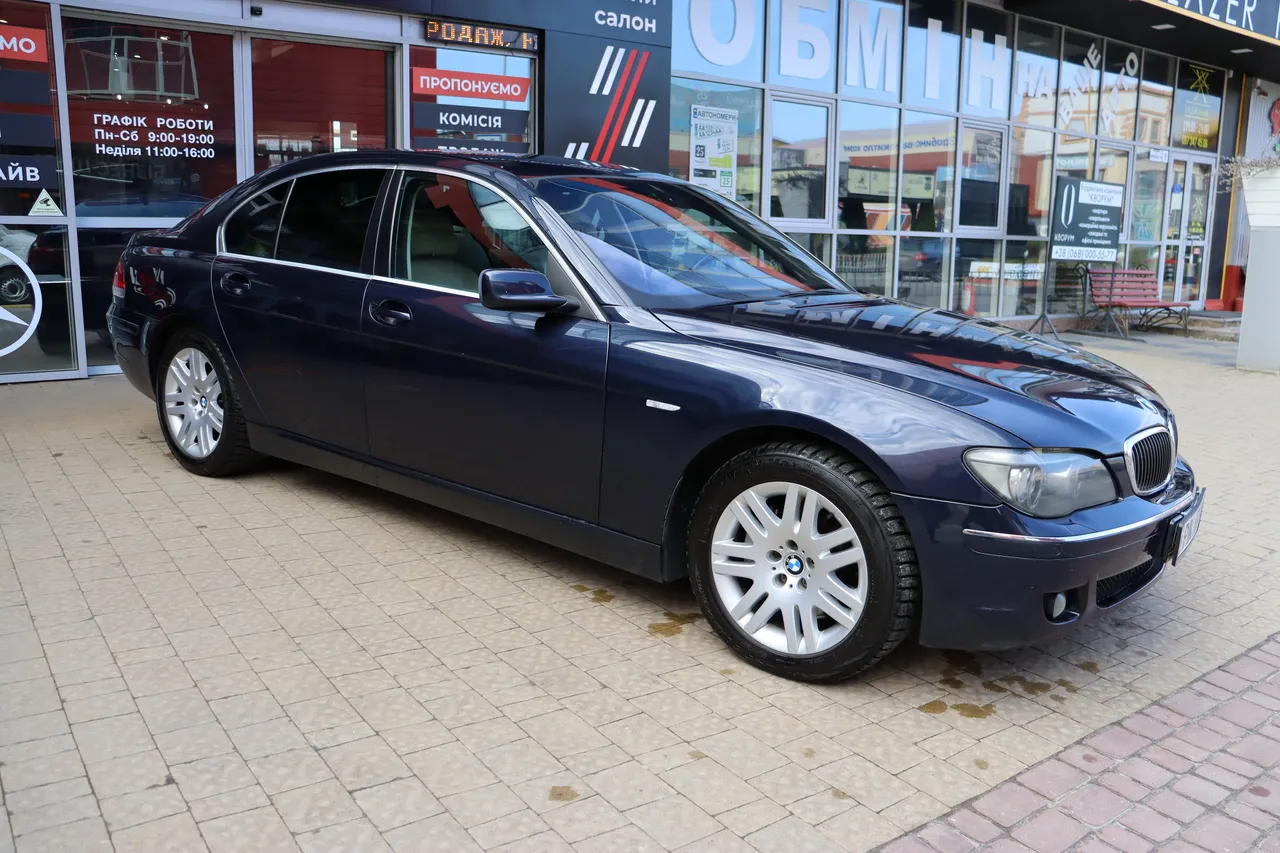 BMW 7 серії - фото 8