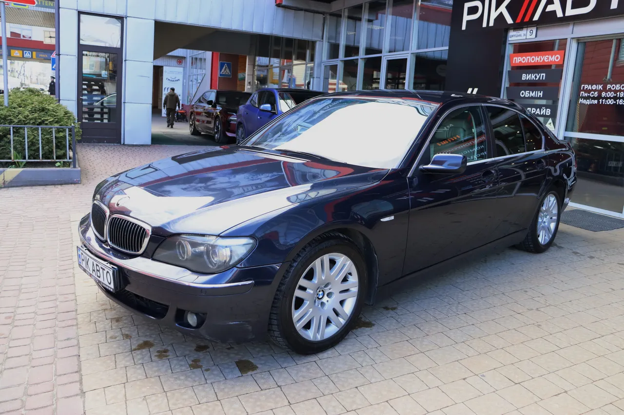BMW 7 серії - фото 2