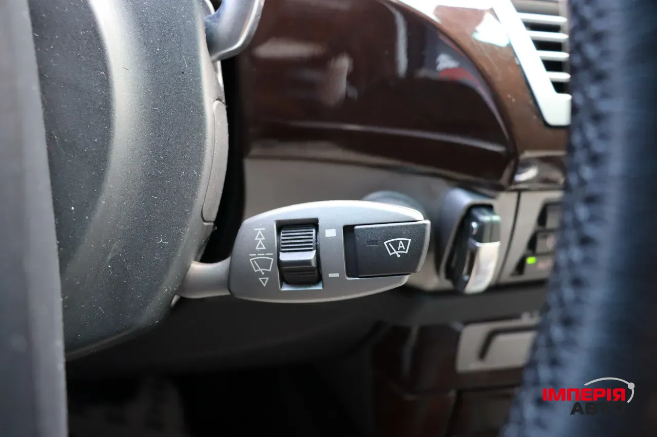 BMW 7 серії - фото 29