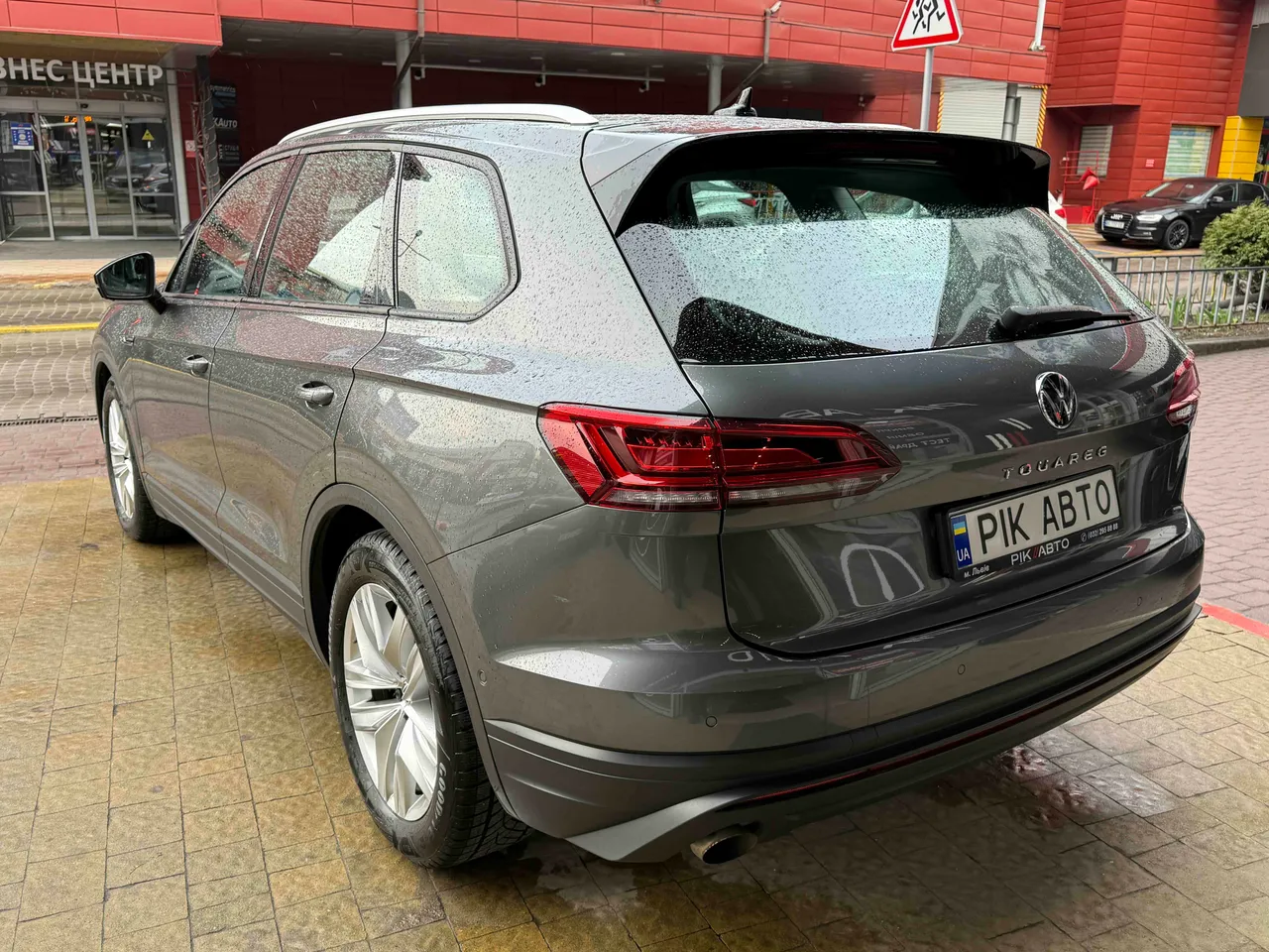 Volkswagen Touareg - фото 8