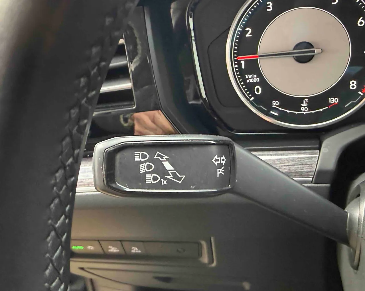 Volkswagen Touareg - фото 24