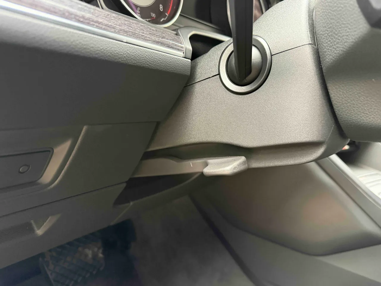 Volkswagen Touareg - фото 21