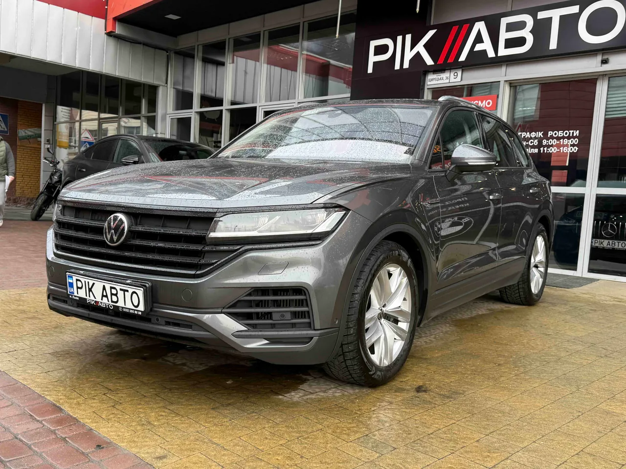 Volkswagen Touareg - фото 2