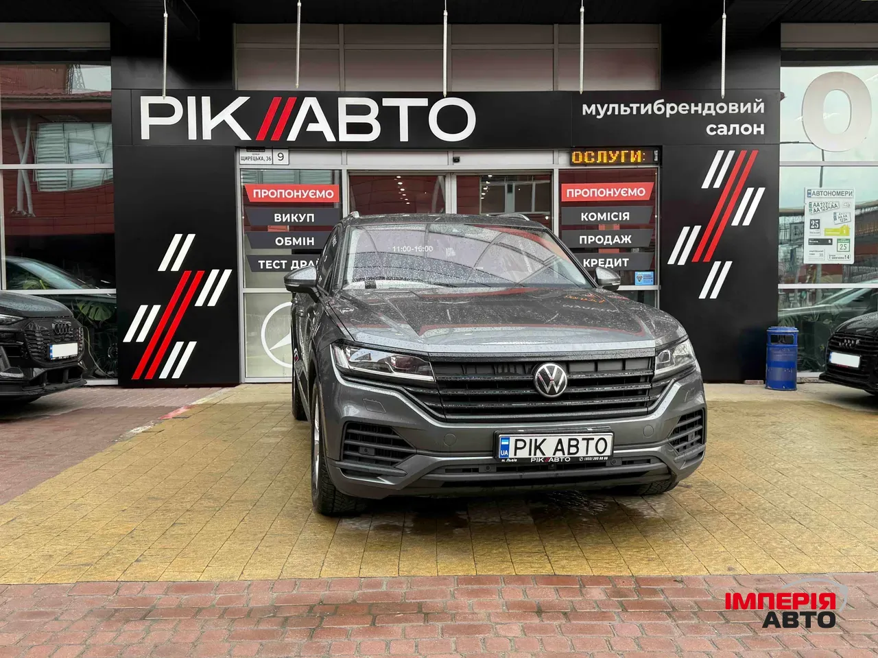 Volkswagen Touareg - фото 1