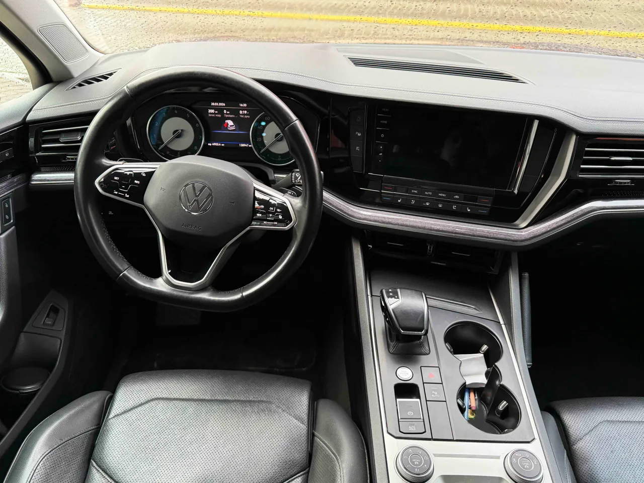 Volkswagen Touareg - фото 42