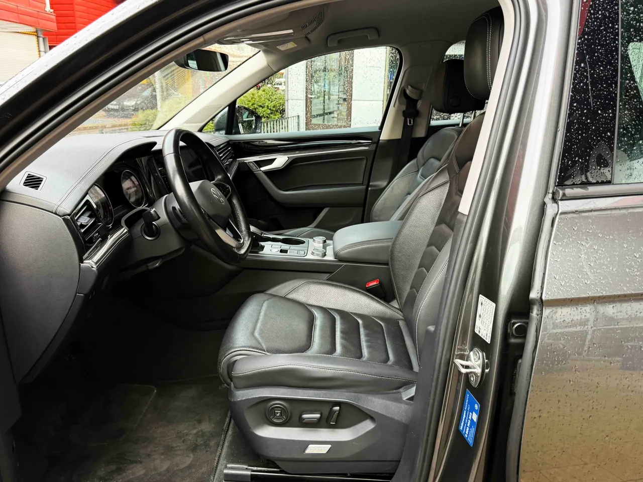 Volkswagen Touareg - фото 15