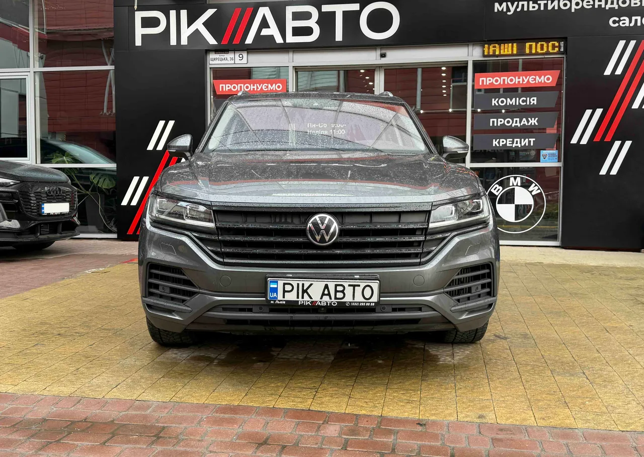 Volkswagen Touareg - фото 3