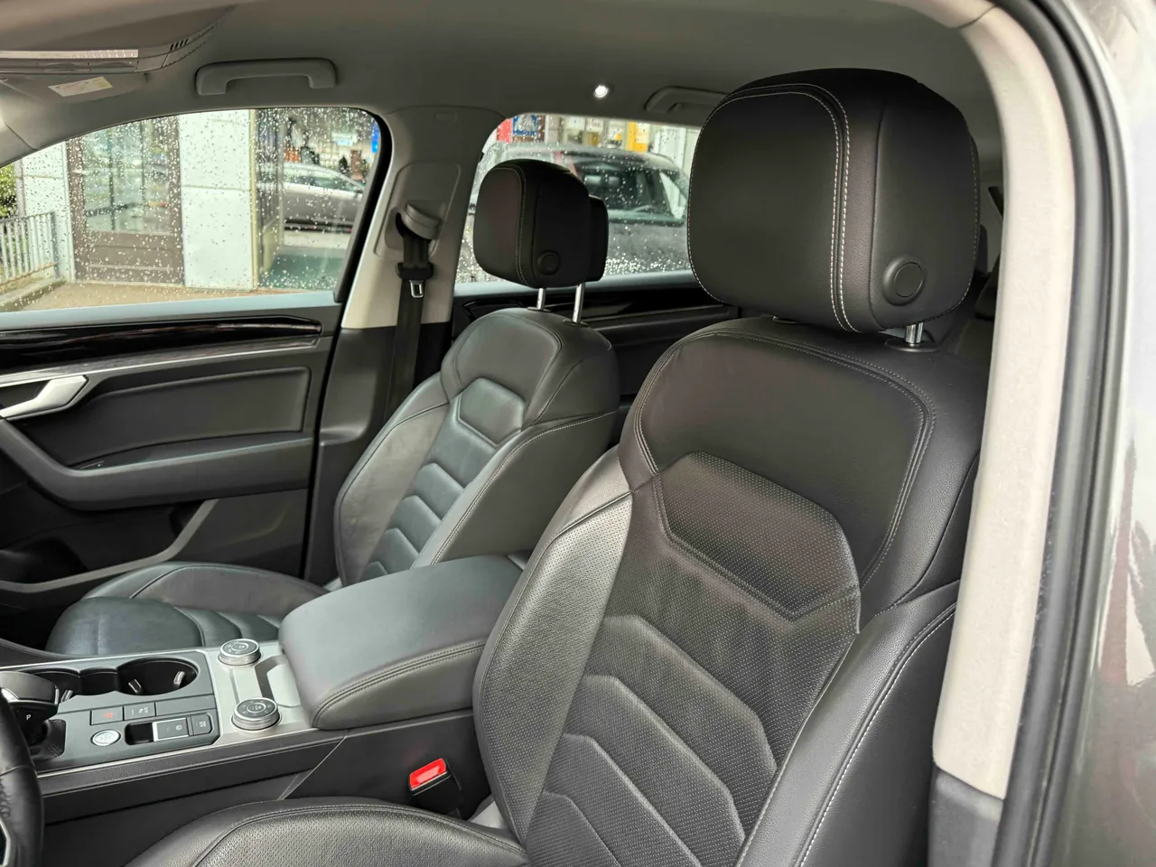 Volkswagen Touareg - фото 17