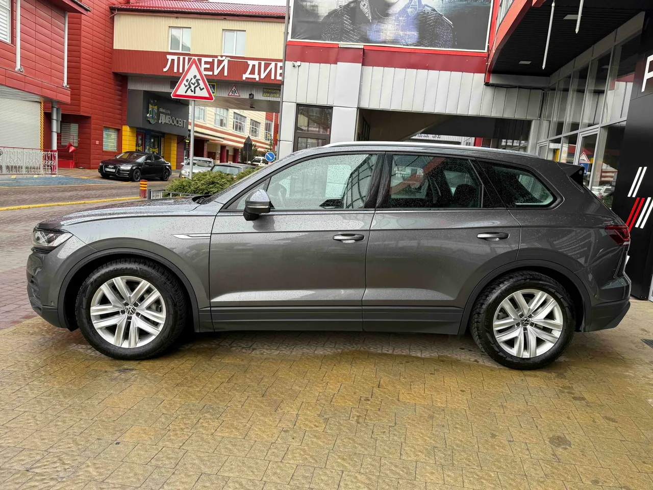 Volkswagen Touareg - фото 9