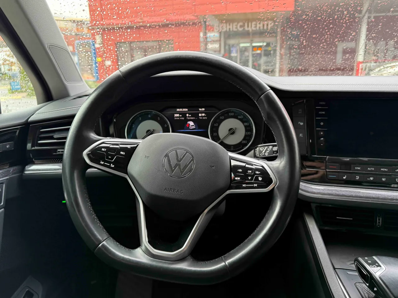 Volkswagen Touareg - фото 43