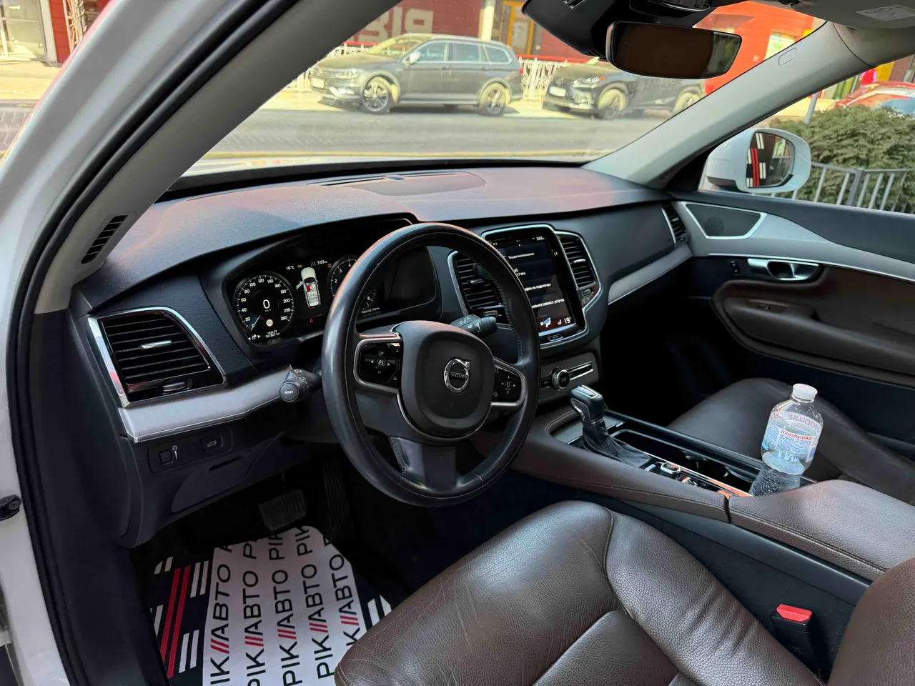 Volvo XC90 - фото 18