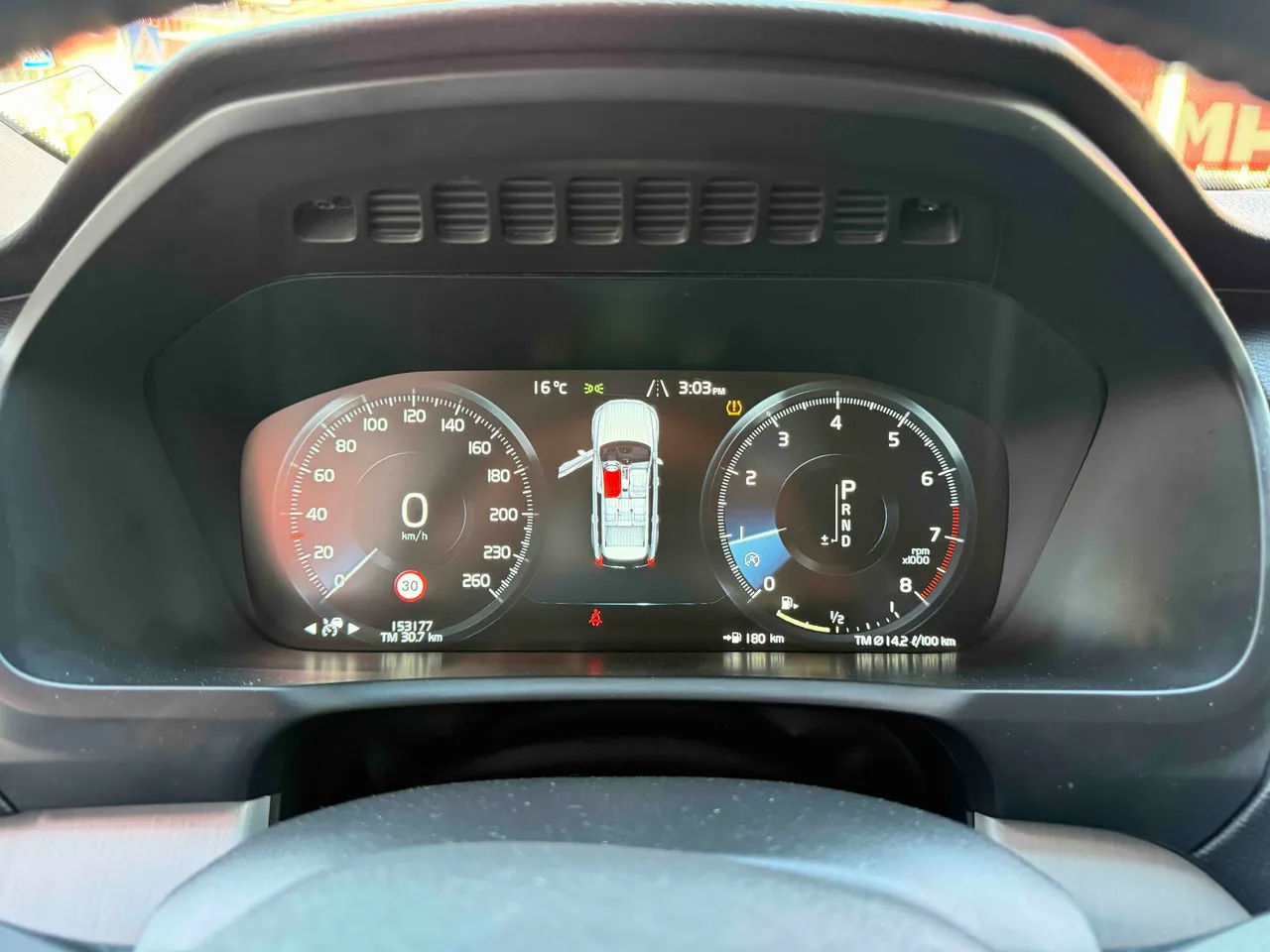 Volvo XC90 - фото 25