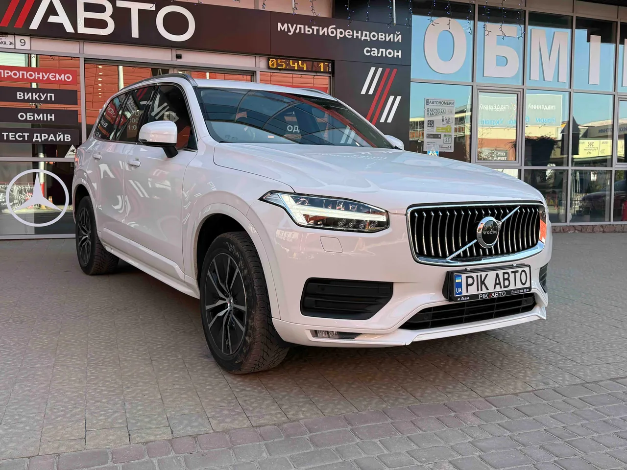 Volvo XC90 - фото 4