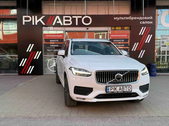 Volvo XC90 - фото 1