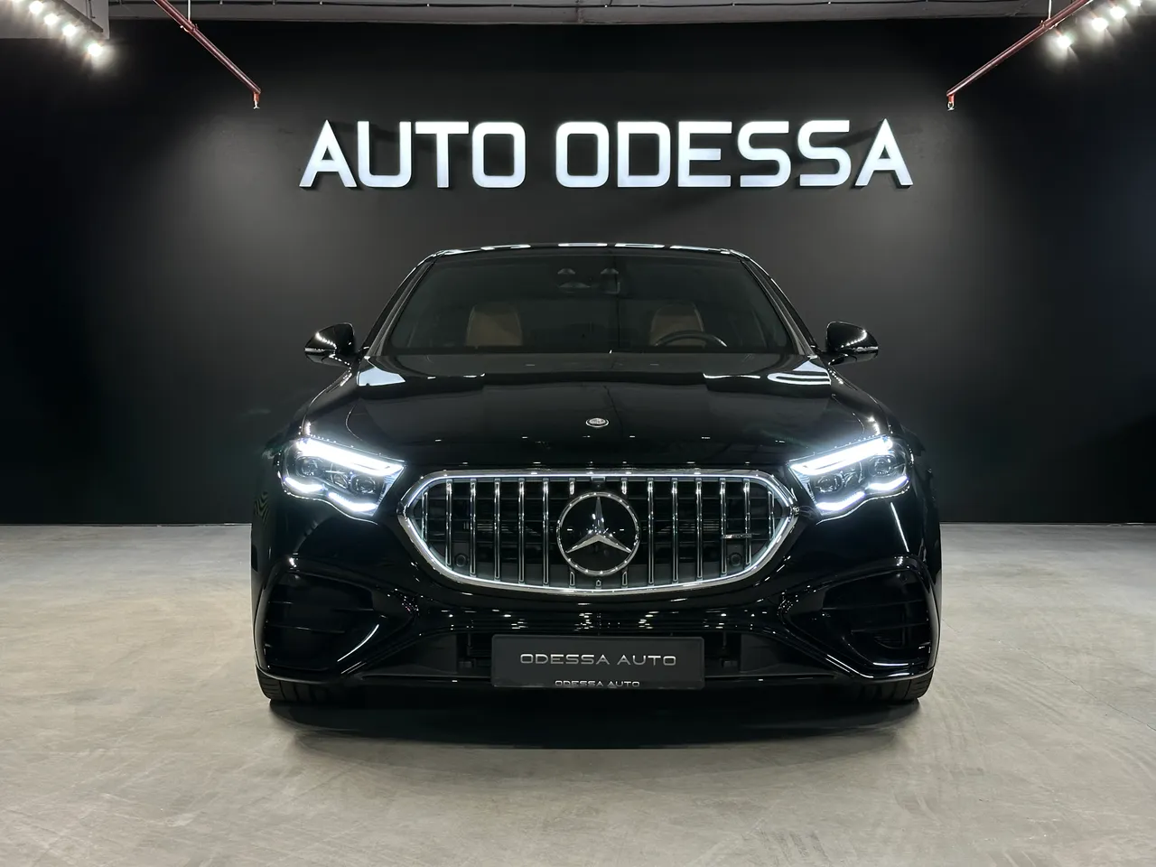 Mercedes-Benz E-Класс AMG - фото 1
