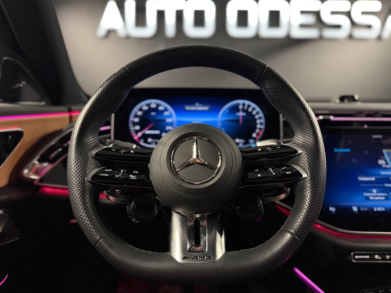 Mercedes-Benz E-Класс AMG - фото 23